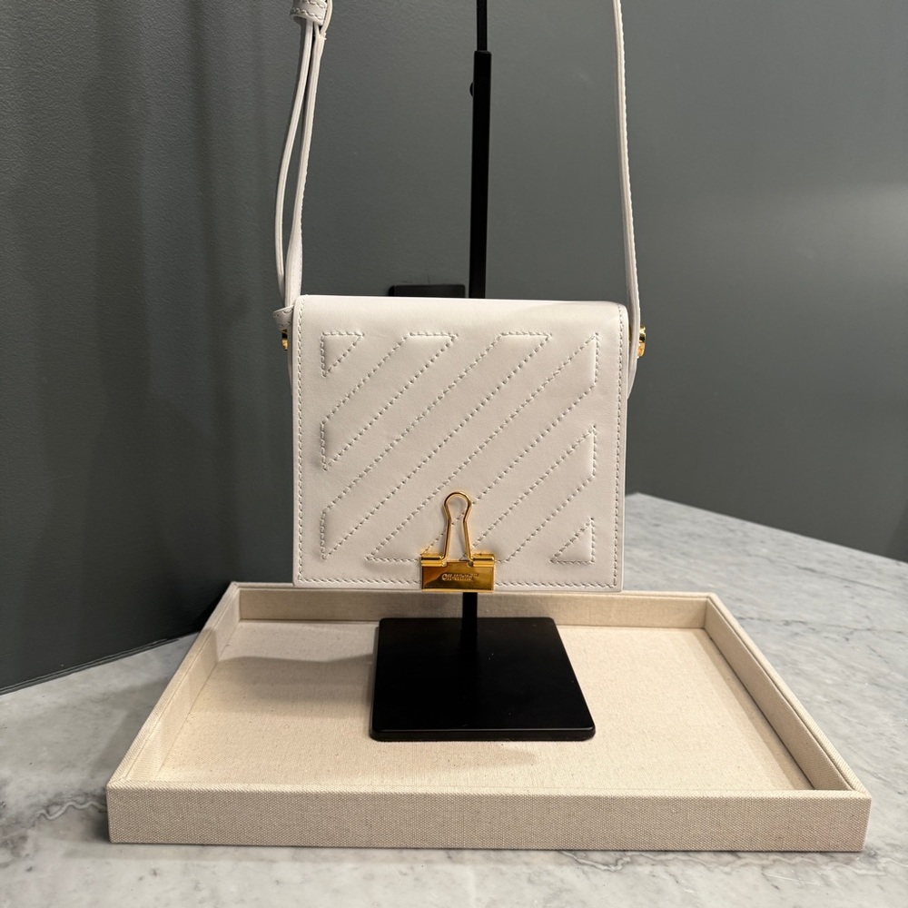Off-White Baby Binder Clip Crossbody Bag – White Quilted Leather